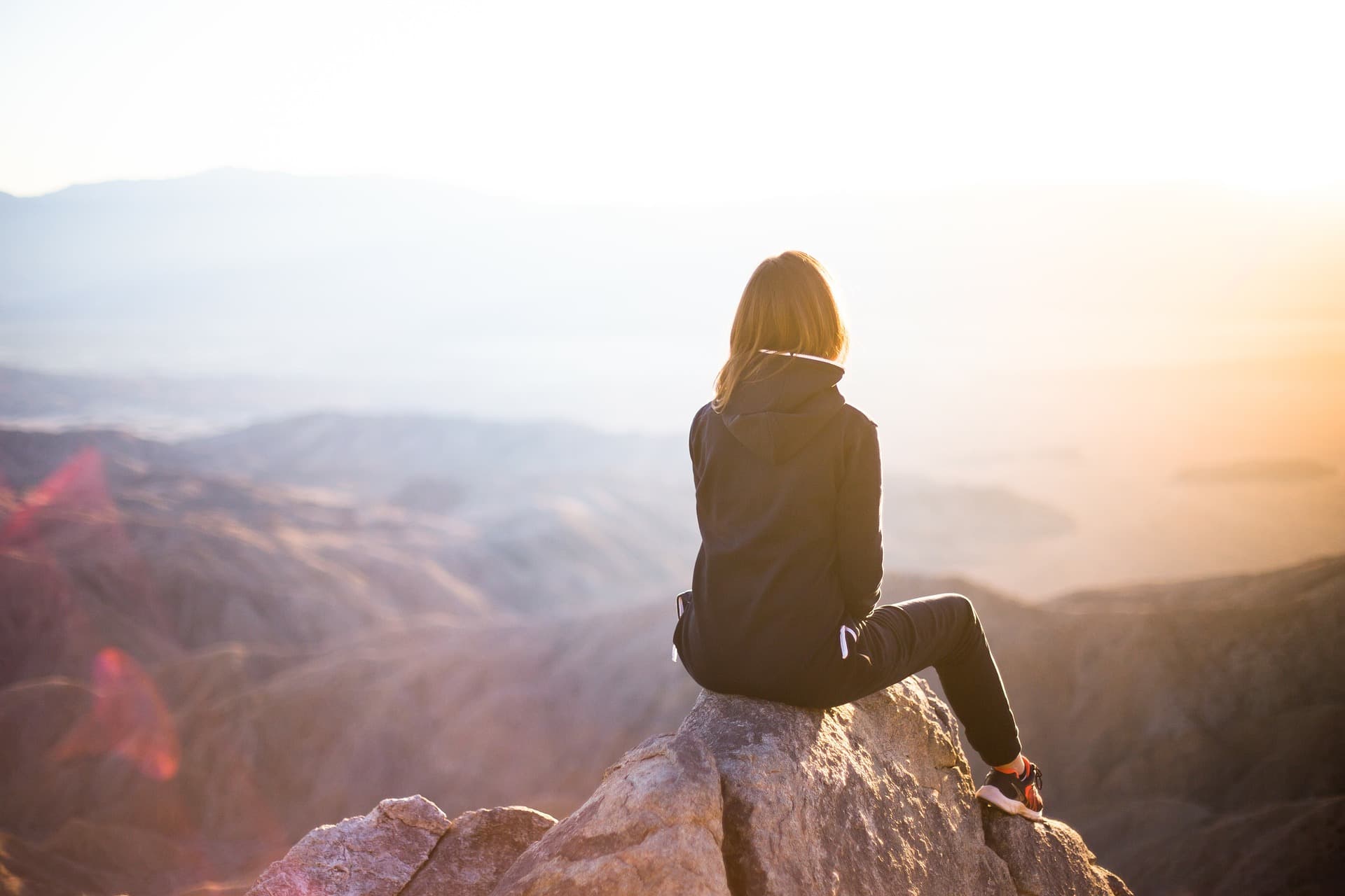 Cover Image for The Secret to Finding Happiness While Single: Embracing Independence and Self-Growth